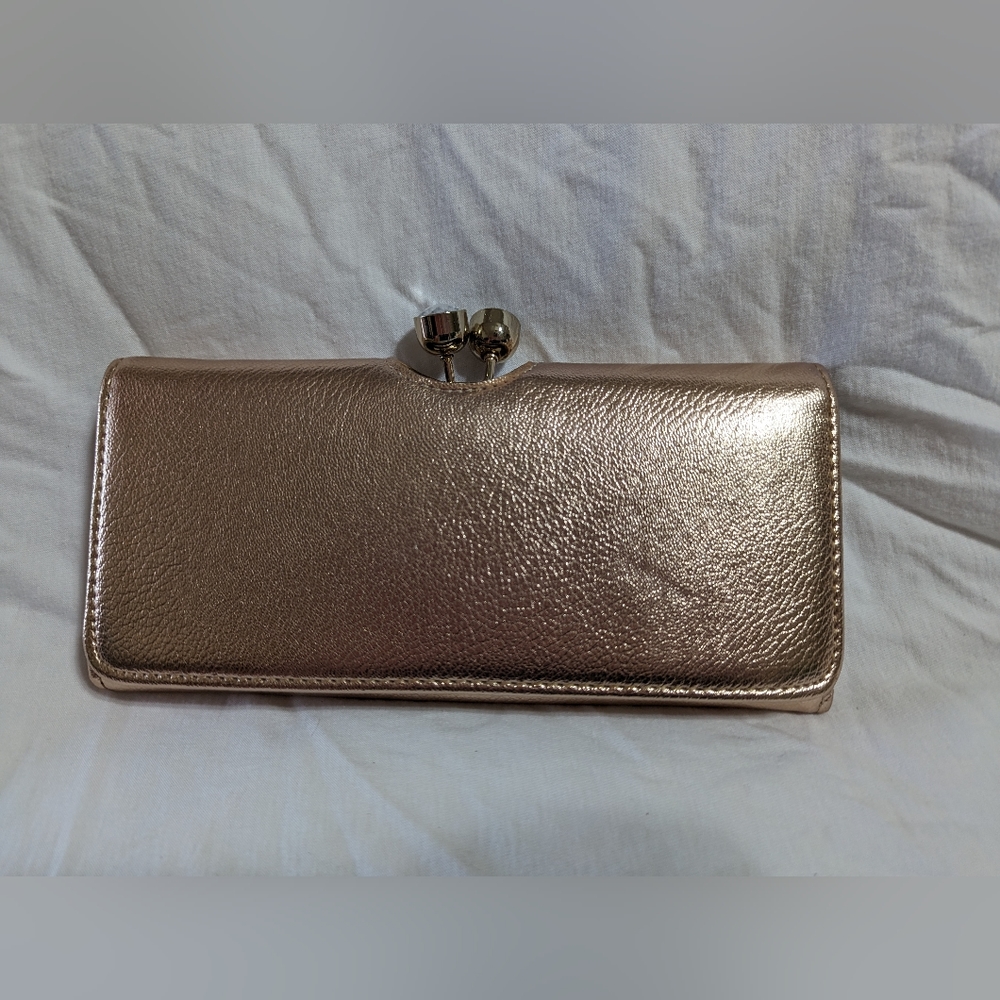 Gold Wallet w/ Clasp Accent